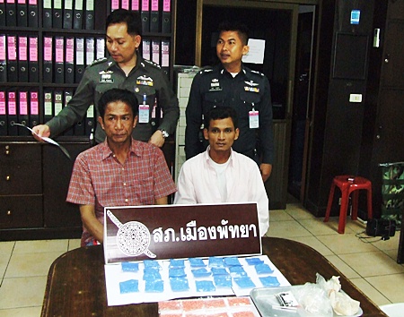 Phuwanat Pakdee and Prakobchai Fuangma have been arrested for possession of 4,000 methamphetamine tablets.